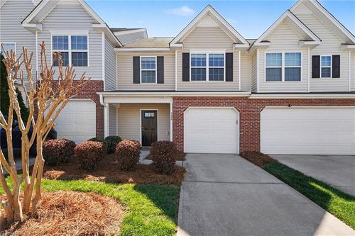 526 Song Sparrow Ln, Greensboro, NC, 27409-9148 | Card Image
