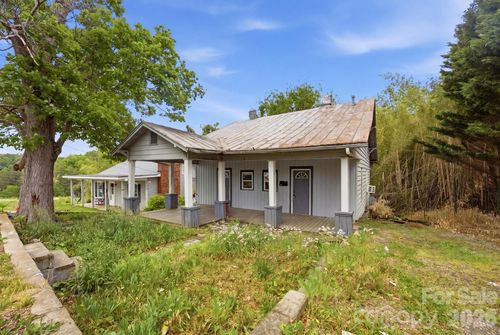 712 Conley Pl Nw, Lenoir, NC, 28645-4101 | Card Image