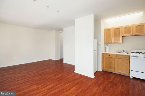 unit-1024-2101 Chestnut St, PHILADELPHIA, PA, 19103-3121 | Card Image