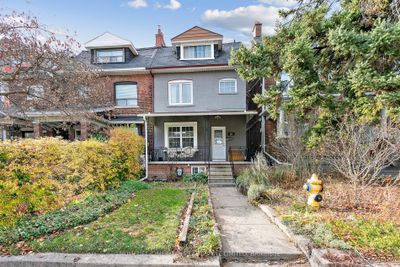 660 Crawford St, House attached with 7 bedrooms, 4 bathrooms and 2 parking in Toronto ON | Image 1