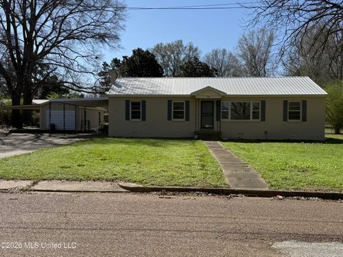 208 Norwood St, Senatobia, MS, 38668-2411 | Card Image