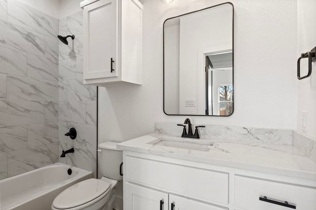 172 W 17 Th St, Townhouse with 3 bedrooms, 3 bathrooms and null parking in Mount Pleasant TX | Image 33