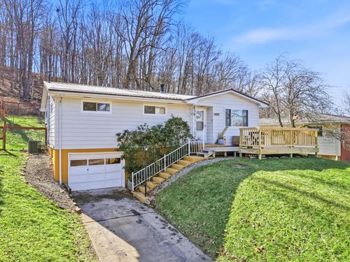 915 Maple Ln, Sistersville, WV, 26175-9798 | Card Image