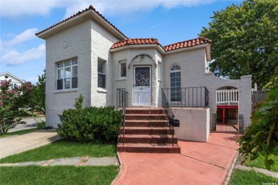 720 Franklin Boulevard, House other with 3 bedrooms, 2 bathrooms and null parking in Long Beach NY | Image 1