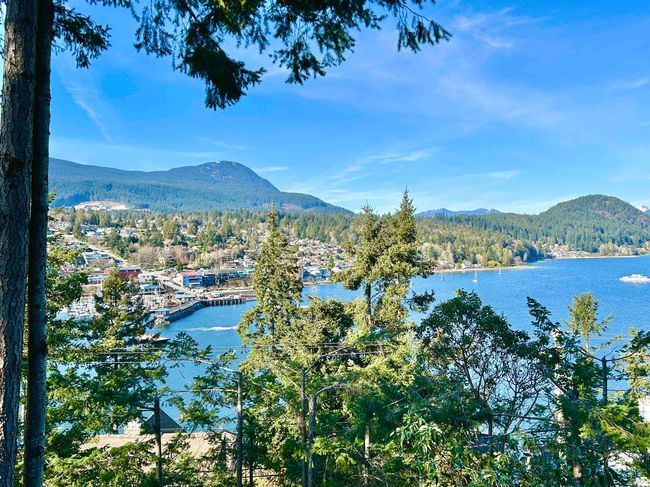 395 Skyline Drive, House other with 3 bedrooms, 2 bathrooms and 2 parking in Gibsons BC | Image 7