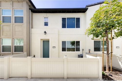17 Aria St, South El Monte, CA, 91733-1639 | Card Image