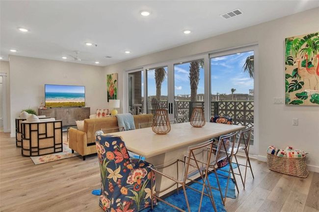 106 - 630 W Center Sq, Condo with 3 bedrooms, 2 bathrooms and 2 parking in Port Aransas TX | Image 9