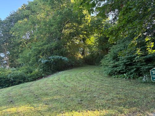 97 North Rd, Groton, CT, 06340-3222 | Card Image