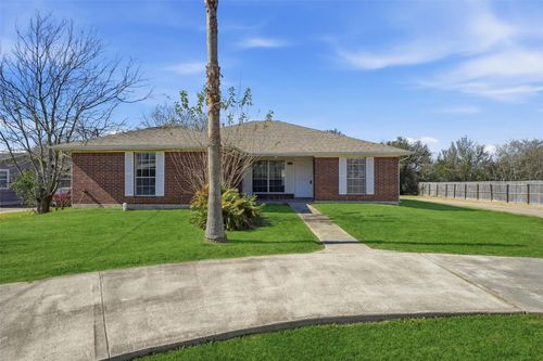 3901 22nd St N, Texas City, TX, 77590-4013 | Card Image