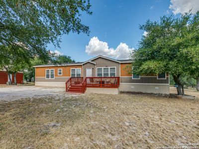 277 County Road 7812, House other with 4 bedrooms, 2 bathrooms and null parking in Natalia TX | Image 3