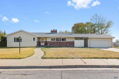 2004 9th St, Rapid City, SD, 57701 | Card Image