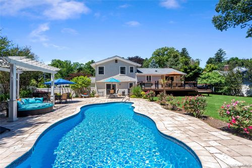 10 The Knolls, Oyster Bay, NY, 11560 | Card Image