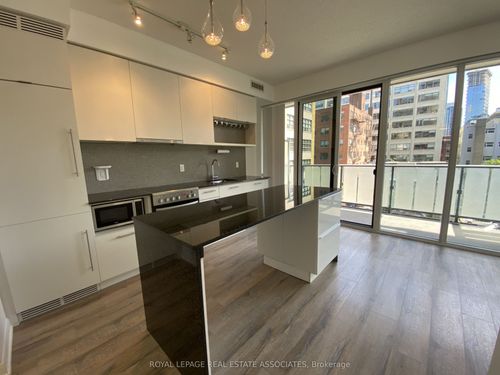 405-435 Richmond St W, Toronto, ON, M5V0N3 | Card Image