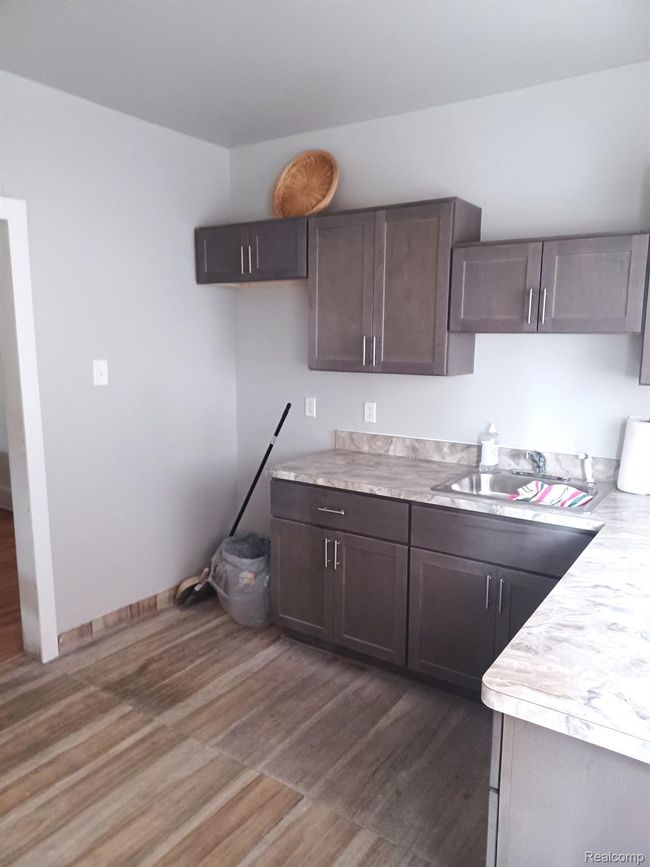 3025 Tuxedo St, Home with 0 bedrooms, 3 bathrooms and 2 parking in Detroit MI | Image 7