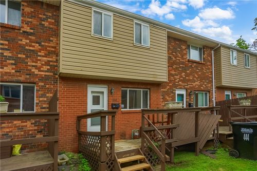 442-442 Brierly Ln, West Mifflin, PA, 15122-1210 | Card Image