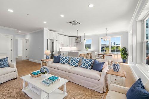 2202-16 Franklin St, Salem, MA, 01970-2504 | Card Image