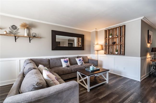 2 Bronte Crt, Townhouse with 4 bedrooms, 4 bathrooms and 3 parking in Dundas ON | Image 9