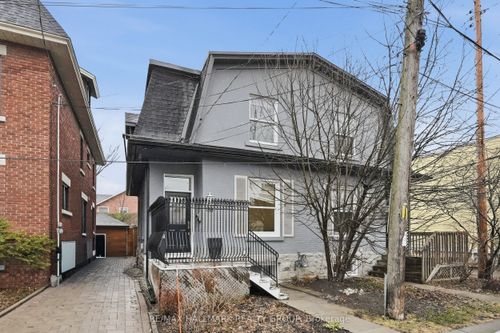 138 Keefer St, Ottawa, ON, K1M1T8 | Card Image