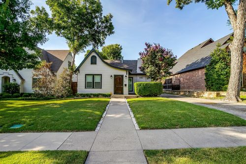 3915 W 6th St, Fort Worth, TX, 76107-2031 | Card Image