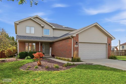 814 Edgewater Dr, Minooka, IL, 60447-8936 | Card Image