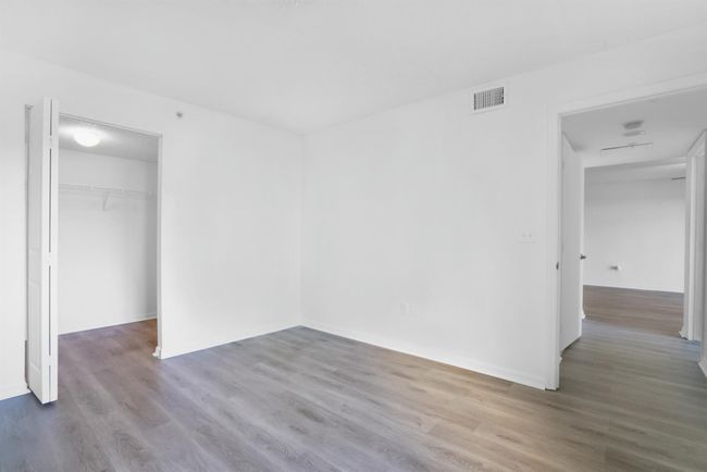 APT-902 - 900 Crestwood Ct S, Condo with 3 bedrooms, 2 bathrooms and null parking in Royal Palm Beach FL | Image 12