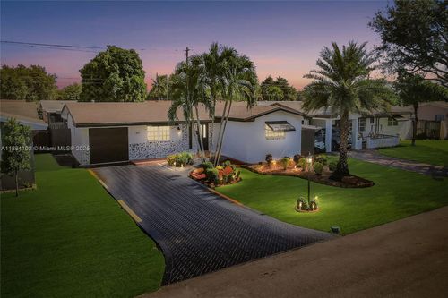 8571 Nw 15th Ct, Pembroke Pines, FL, 33024-4864 | Card Image