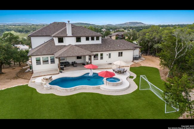 215 Madrone Trl, House other with 6 bedrooms, 6 bathrooms and null parking in Boerne TX | Image 42