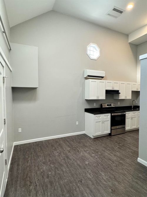 201-50 Monarch Way, Portsmouth, NH, 03801 | Card Image