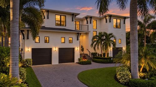 5215 W Neptune Way, Tampa, FL, 33609-3638 | Card Image