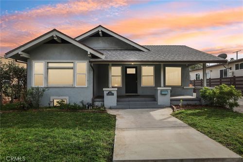 202 Mira Mar Ave, Long Beach, CA, 90803-6113 | Card Image