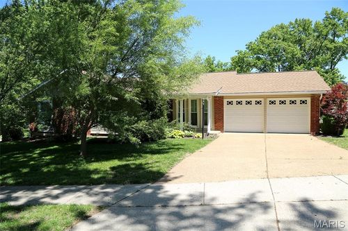 11727 Summerhaven Dr, Saint Louis, MO, 63146-5443 | Card Image