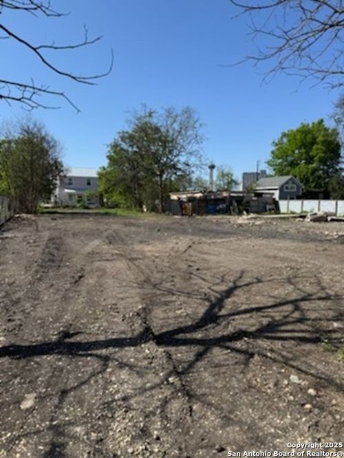 314 Lamar St, San Antonio, TX, 78202-1831 | Card Image