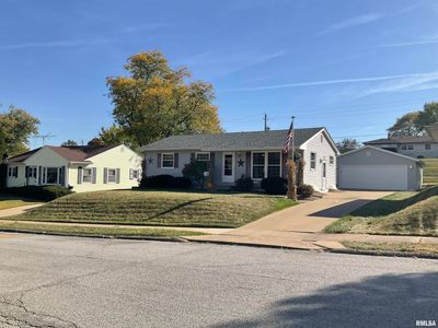 1317 W Garfield Street, House other with 2 bedrooms, 1 bathrooms and null parking in Davenport IA | Image 2