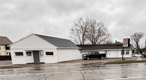 703 Lake Ave, Elyria, OH, 44035-3543 | Card Image