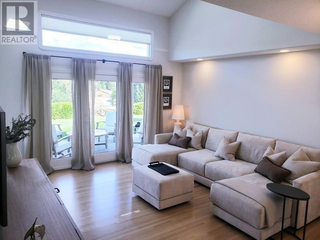 118 Sumac Ridge Dr, House other with 4 bedrooms, 3 bathrooms and 6 parking in Summerland BC | Image 17