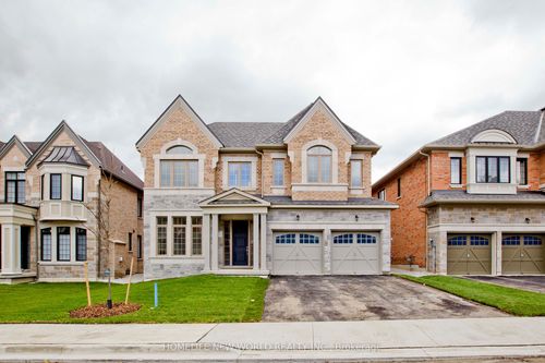 11 Queen Magdalene Pl, North York, ON, M2H0A6 | Card Image