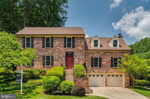 5718 Wooden Hawk Ln, BURKE, VA, 22015-2925 | Card Image
