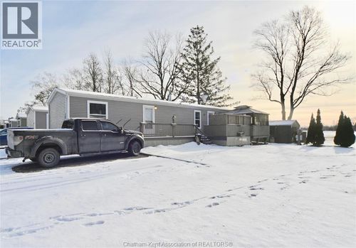 15895 Longwoods Rd, Bothwell, ON, N0P1C0 | Card Image