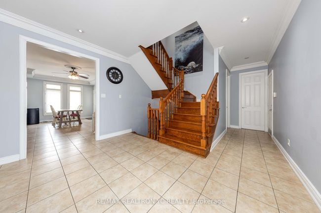 19 Wadena Crt, House other with 8 bedrooms, 7 bathrooms and 4 parking in Scarborough ON | Image 4