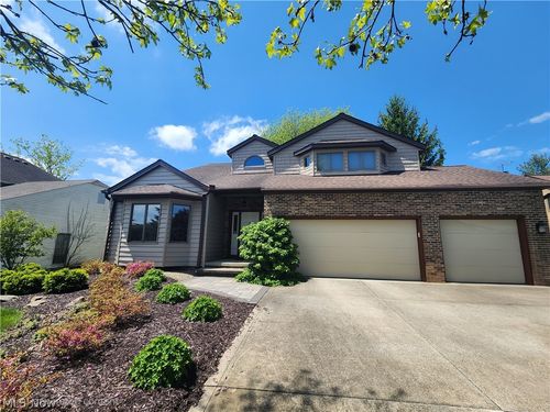 7278 Winchester Dr, Solon, OH, 44139-4852 | Card Image