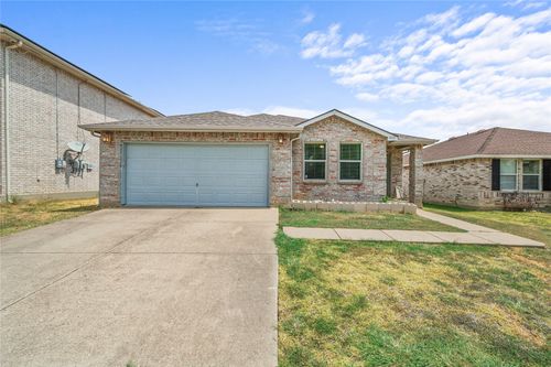 8421 Cotton Valley Ln, Arlington, TX, 76002-3061 | Card Image