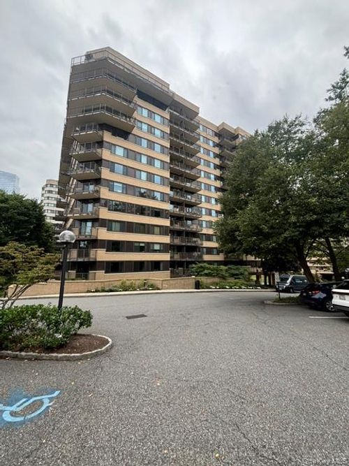 517-25 Rockledge Ave, White Plains, NY, 10601-1216 | Card Image