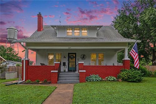 117 Juniatta St, Burlington, KS, 66839-1328 | Card Image