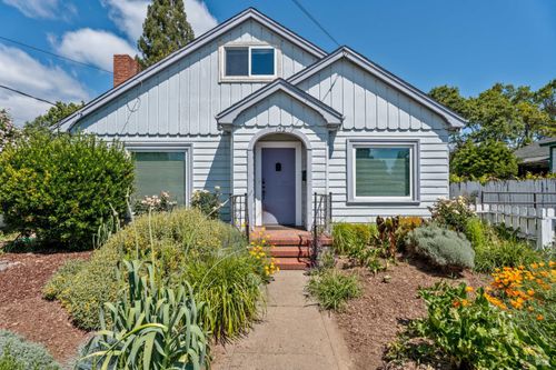 132 E Valley St, Willits, CA, 95490-3523 | Card Image