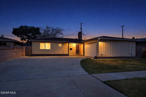 44608 Stanridge Ave, Lancaster, CA, 93535-2525 | Card Image