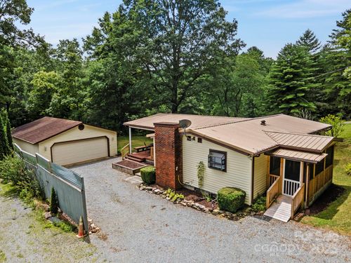 105 Corn Dr, Cedar Mountain, NC, 28718-9103 | Card Image