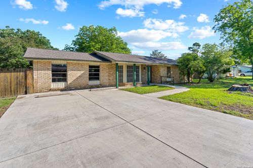 118 Richter Ave, Boerne, TX, 78006-1636 | Card Image