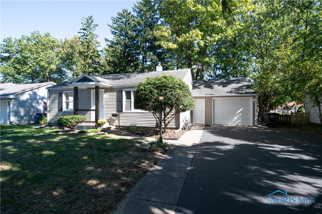 Foxglove Rd, Toledo, OH 43623