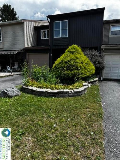 353 Tamarack Dr, Allentown, PA, 18104-4445 | Card Image
