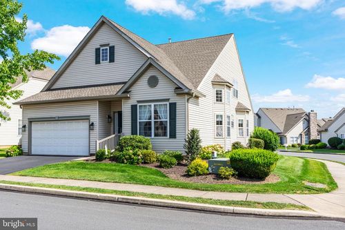 6635 Blue Heather Ct, Macungie, PA, 18062-8492 | Card Image